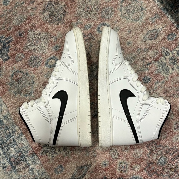 Nike Air Jordan 1 Retro High OG Premium Yin Yang White GS sz 4.5 - Picture 6 of 11